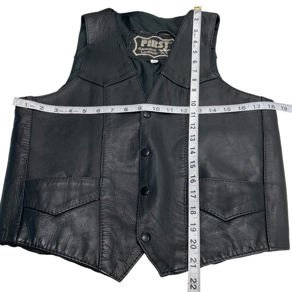 VTG First Genuine Leather Mens Sz 36 Black Leather Snap Motorcycle Vest Patina - Picture 7 of 8